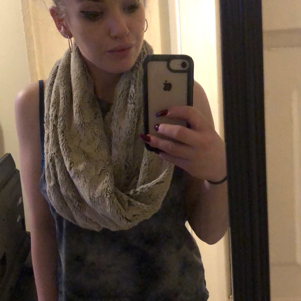 Infinity scarf - Picture 2 of 2